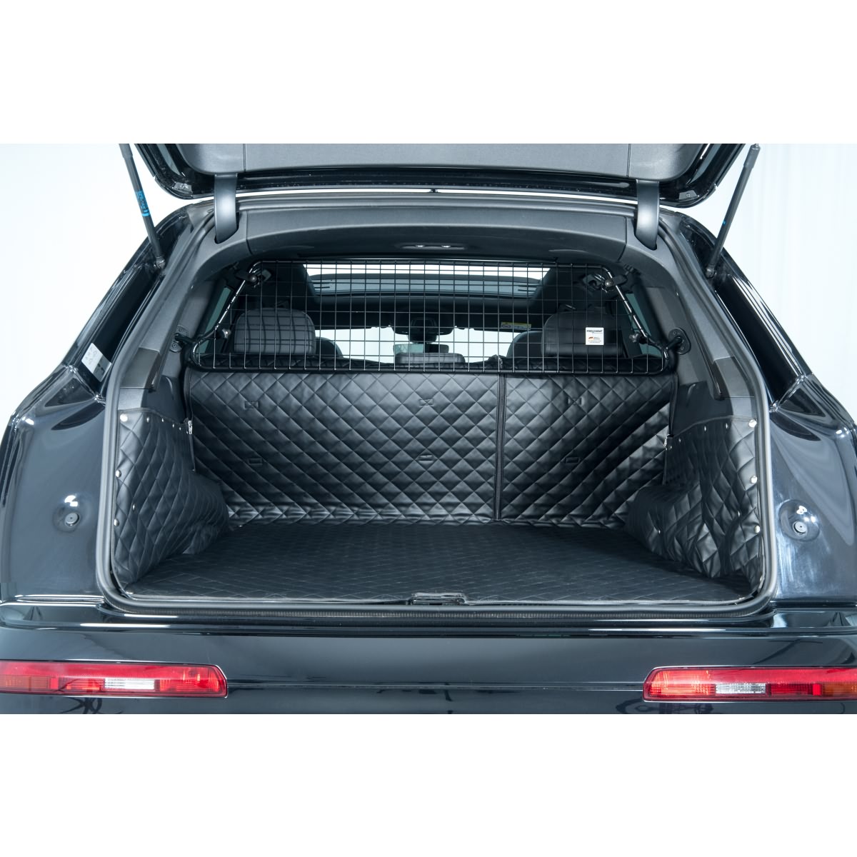 Starliner Deluxe Kofferraumwanne schwarz/schwarz für Audi Q5 e-Hybrid (Typ GU (FY))), ab Bj. 2026 Starliner Deluxe Kofferraumwanne schwarz/schwarz für Audi Q5 e-Hybrid (Typ GU (FY))), ab Bj. 2026